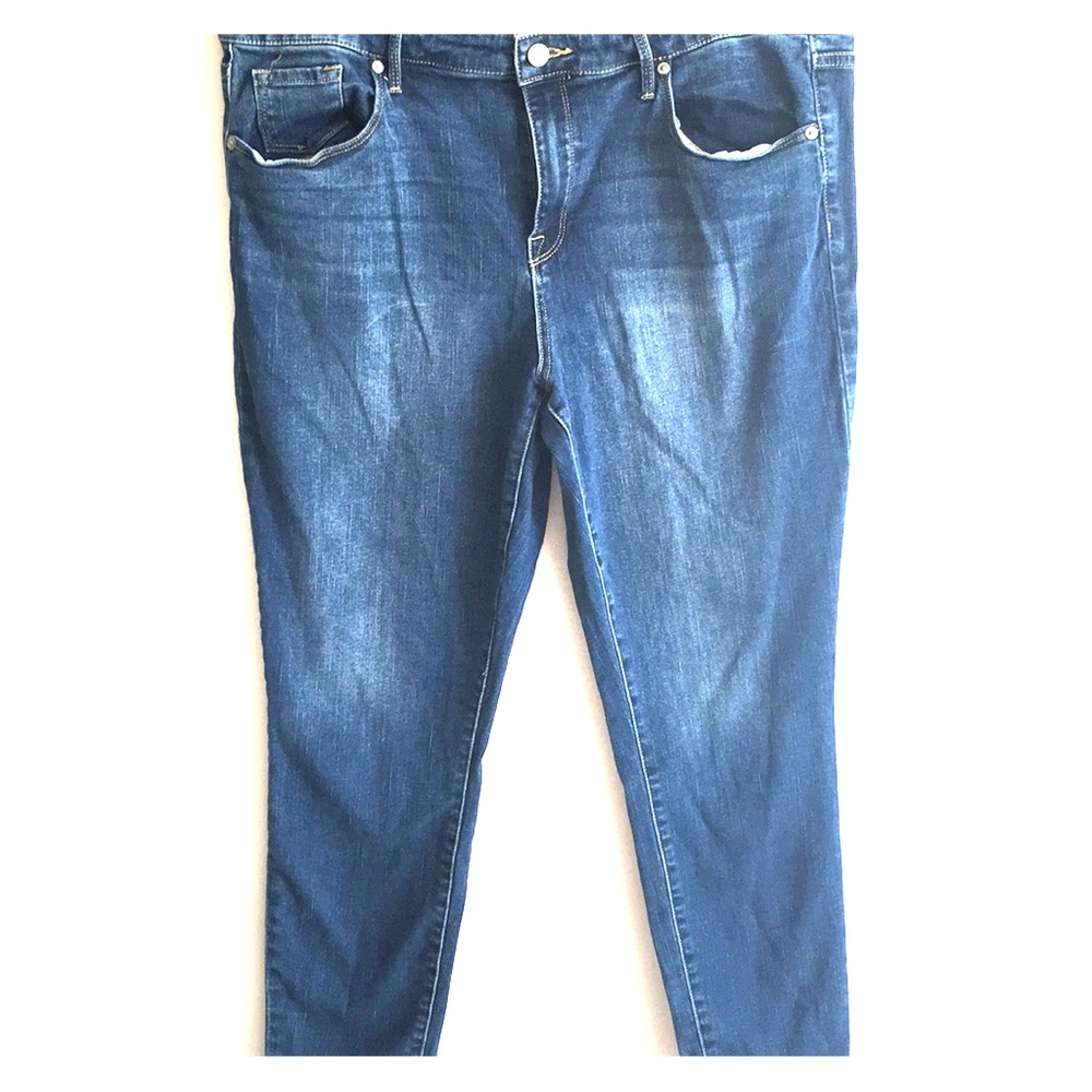 Mossimo medium wash jeans